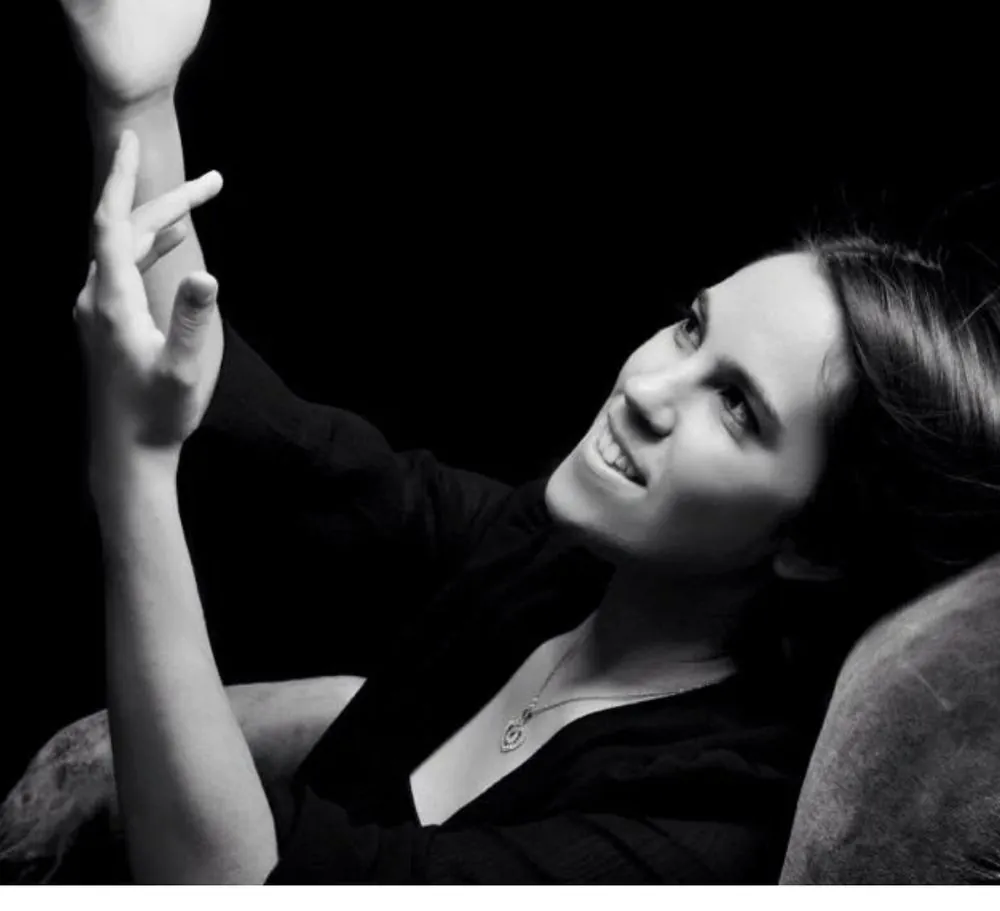 Anaïs Crestin, portrait en noir et blanc